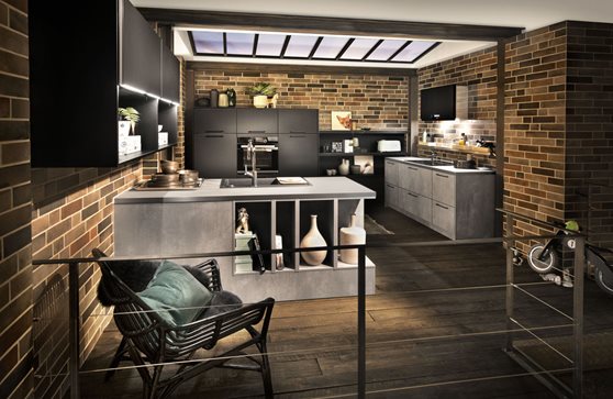 Design grijs/zwarte keuken gecombineerd met greeploos spoeleiland met open regaal