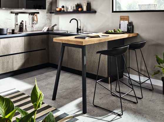 Kookeiland met tafel